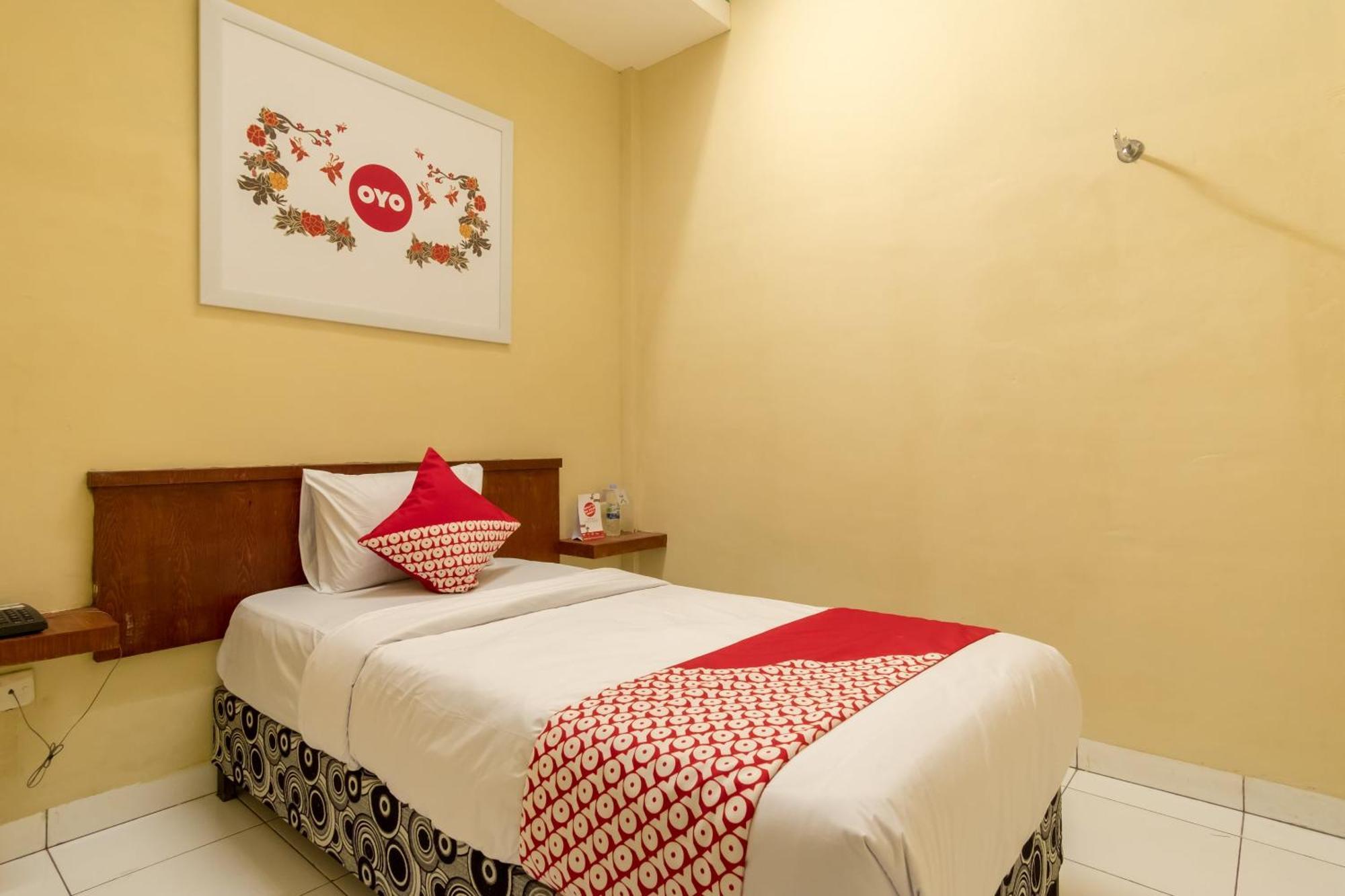 Capital O 615 Residence Puri Hotel Syariah Medan Exterior photo