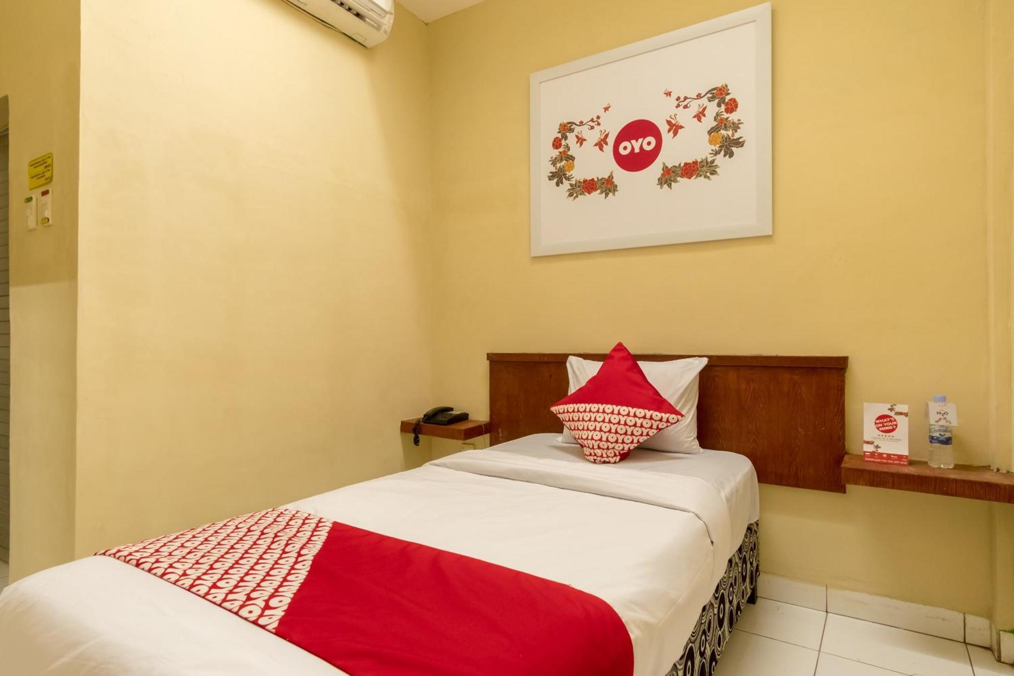 Capital O 615 Residence Puri Hotel Syariah Medan Exterior photo